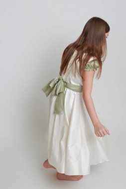 Sevimli beyaz küçük kız