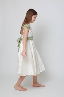 Sevimli beyaz küçük kız