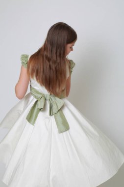 Sevimli beyaz küçük kız