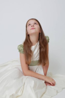 Sevimli beyaz küçük kız