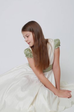 Sevimli beyaz küçük kız