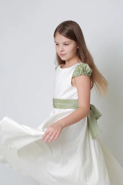 Sevimli beyaz küçük kız — Stok fotoğraf