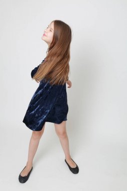 Bir model olarak güzel çocuk