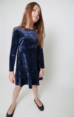 Bir model olarak güzel çocuk