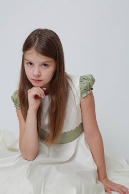 Bir model olarak güzel çocuk