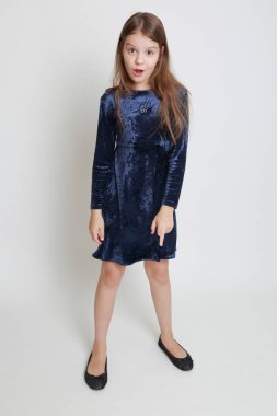 Bir model olarak güzel çocuk