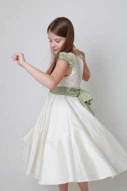 Bir model olarak güzel çocuk