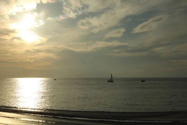 Beau Coucher Soleil Sur Mer Noire Les Yachts Sotchi Fédération — Photo