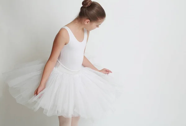 Ung modell som en ballerina — Stockfoto