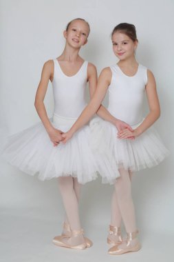  stüdyoda küçük balerinler