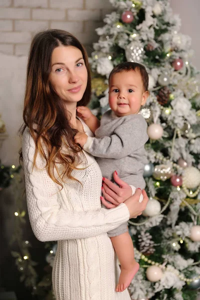 Mãe Bebê Nas Férias Natal — Fotografia de Stock