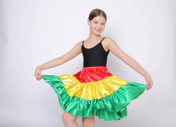Studio Beeld Van Mooie Kaukasische Tiener Danser Uit Afrika — Stockfoto