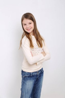 Stüdyo imge-in güzel duygusal beyaz genç kız