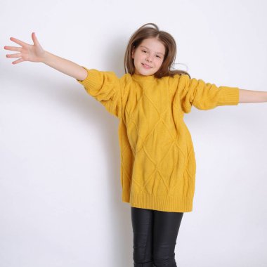 Beautirul studio Avrupa beyaz genç kız portresi