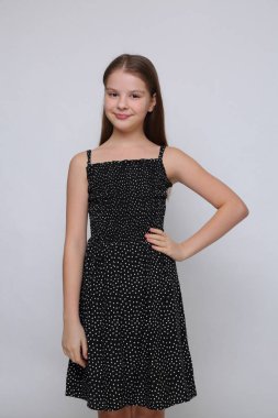 Güzel stüdyo Avrupa beyaz genç kız portresi