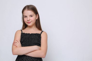 Güzel stüdyo Avrupa beyaz genç kız portresi