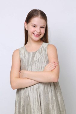 Güzel stüdyo Avrupa beyaz genç kız portresi