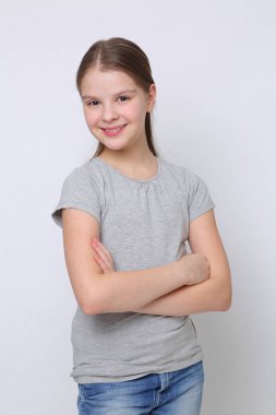 Güzel stüdyo Avrupa beyaz genç kız portresi