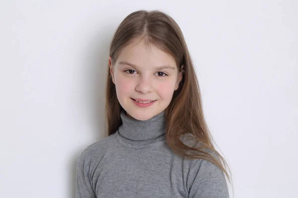 Europeu Caucasiano Adolescente Menina — Fotografia de Stock