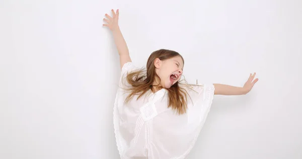 Imagem Estúdio Linda Menina Adolescente Caucasiana Emocional — Fotografia de Stock