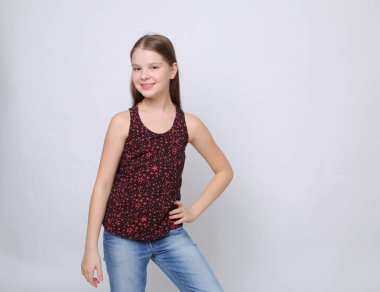 Avrupa beyaz genç kız portresi stüdyo