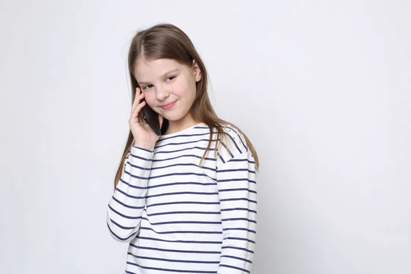 Escola Adolescente Menina Segurando Telefone Celular Smartphone — Fotografia de Stock