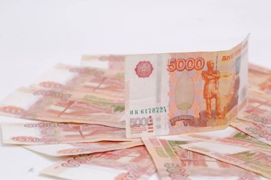 Studio resim 5000 ruble (nakit para, Rusya Federasyonu)