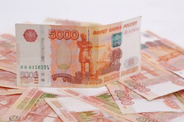 Studio resim 5000 ruble (nakit para, Rusya Federasyonu)