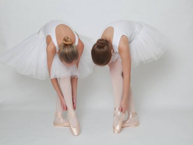 Stüdyoda komik küçük balerinler 