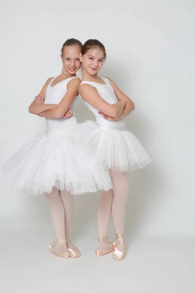 Lovely Cheerful Dancers Posing Camera — Stock Photo, Image