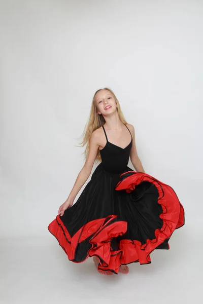 Studio Image Tanečnice Flamenca Skákání Tanečník Pohybu — Stock fotografie