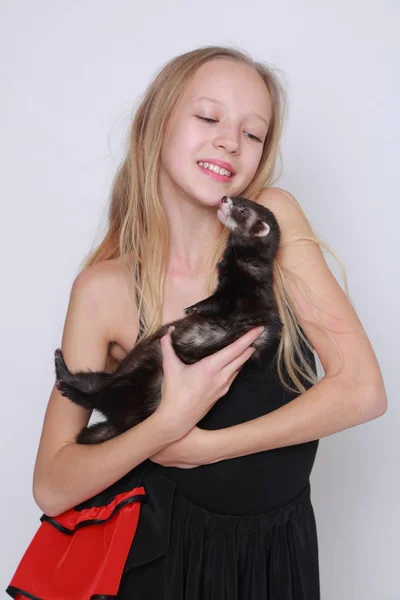 Studio Image Caucasian Little Girl Ferret White Backgoud — Stock Photo, Image