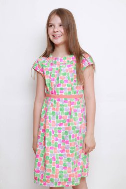 Stüdyo imge-in duygusal küçük kız 