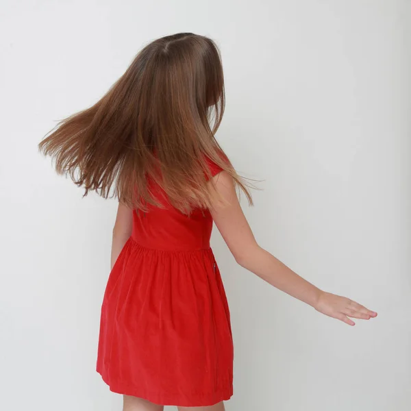 Красивая Девушка Подросток Красном Платье — стоковое фото
