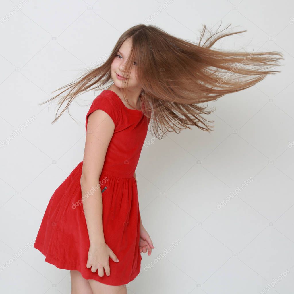 teenie girl mit roten haaren bläst und fickt teenie girl mit roten haaren bläst und fickt