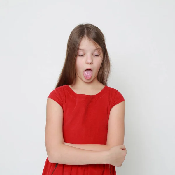 Emotionales Kleines Mädchen Roten Kleid — Stockfoto