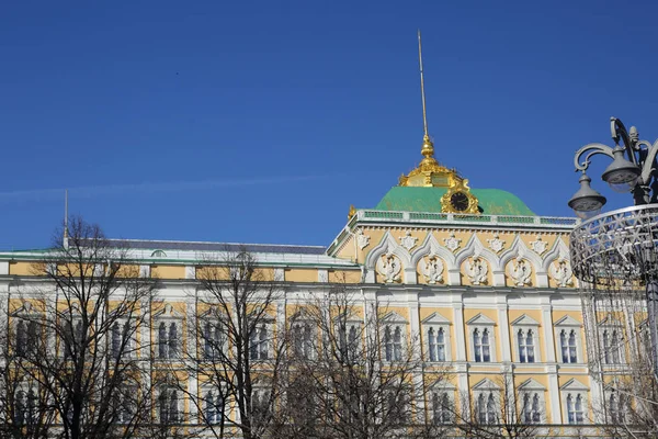 Вид Кремль Открытом Воздухе Деталях Фоне Кремлевской Набережной Солнечный День — стоковое фото