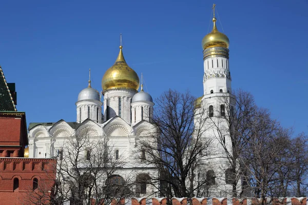 Venkovní Pohled Kreml Detailech Pozadí Kremlevskaya Nábřeží Slunečný Den Brzy — Stock fotografie