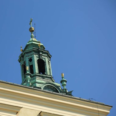 Krakow, Polonya - 1 Ağustos 2017: Wawel hill Katedrali ve Kalesi ile. Wawel Kalesi karmaşık bir tarihi mimari antik kentin merkezidir.