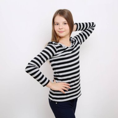 Stüdyo imge-in güzel duygusal beyaz genç kız