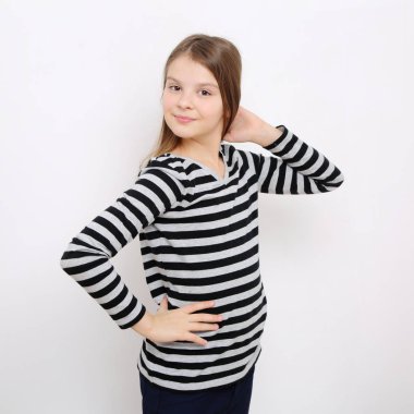 Stüdyo imge-in güzel duygusal beyaz genç kız