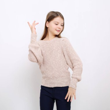 Stüdyo imge-in güzel duygusal beyaz genç kız