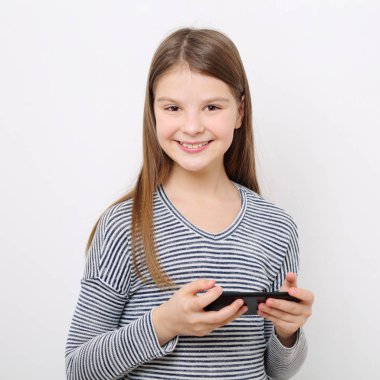 Hareket eden telefon (akıllı telefon tutarak okul teen)