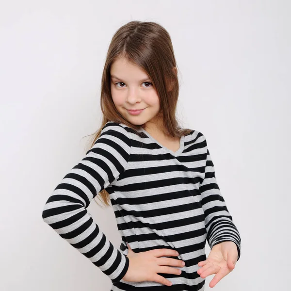 Stüdyo imge-in güzel duygusal beyaz genç kız