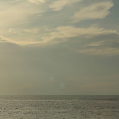 Güzel gün batımı Karadeniz ve yahts Sochi, Rusya Federasyonu. Seçilen odak.