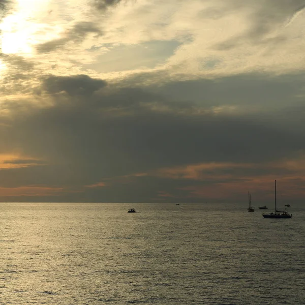 Beau Coucher Soleil Sur Mer Noire Les Yahts Sotchi Fédération — Photo