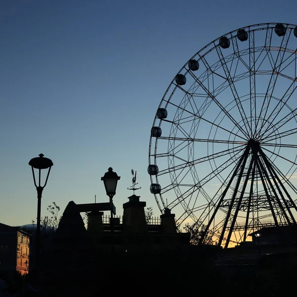 Revue Des Roues Attraction Sur Parc Sotchi Heure Été Soir — Photo