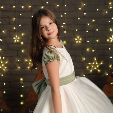 Güzel beyaz küçük kız portre Noel tatil