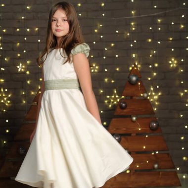 Güzel beyaz küçük kız portre Noel tatil