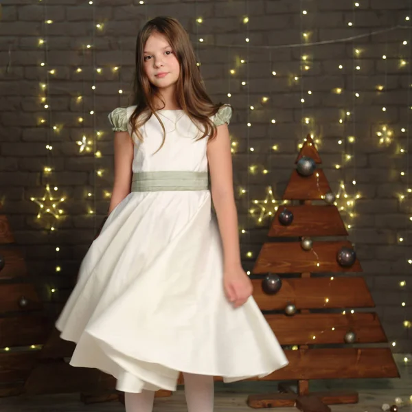 Güzel Beyaz Küçük Kız Portre Noel Tatil — Stok fotoğraf